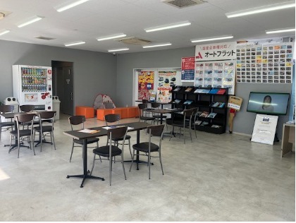 店内も広々しています