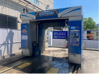 ドライブスルー洗車機