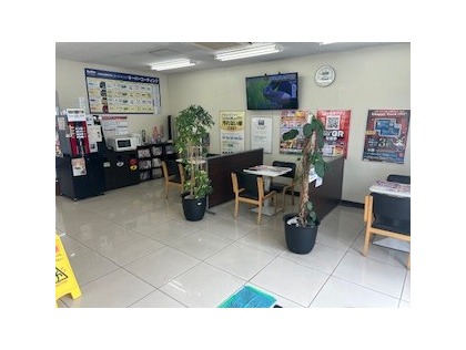 広々綺麗な店内でゆっくりくつろげます