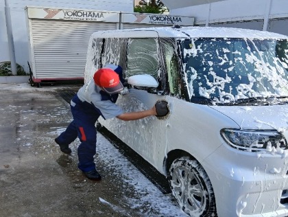 当店自慢の泡+ムートンによる手洗い洗車