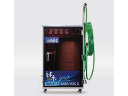 純水を精製する機械です！！水シミになりにくい！！