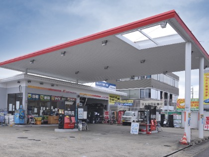 フルサービスのガソリンスタンド、キーパープロショップです！
