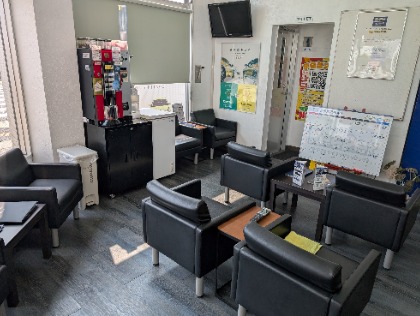 店内でお待ちになる場合はコーヒーサービス♪