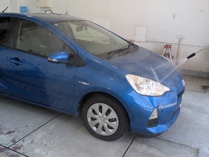 まず、高圧水で汚れを飛ばします。