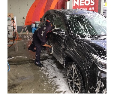 経験豊富なスタッフが、丁寧に洗車致します！