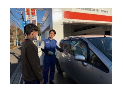 お客様と一緒に愛車の状態確認致します。