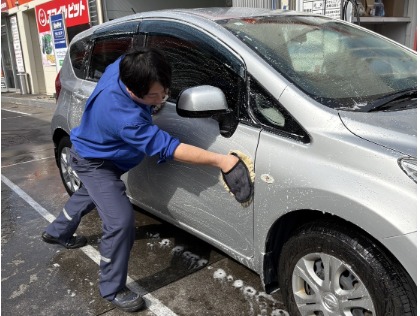 手洗い洗車！